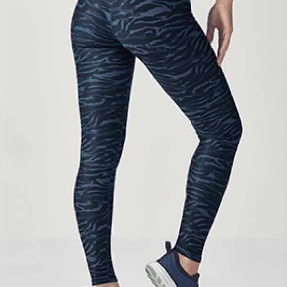 Printed Powerhold leggings - Picture 2 of 7
